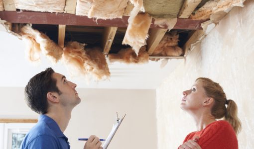 Comment réagir face aux dégâts des eaux au plafond ?