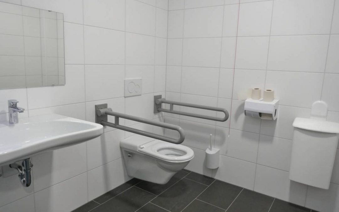6 conseils pour aménager une salle de bain PMR