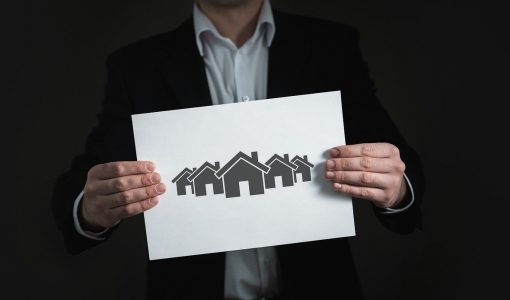 Quelle est la différence entre un agent commercial immobilier et un agent immobilier ?