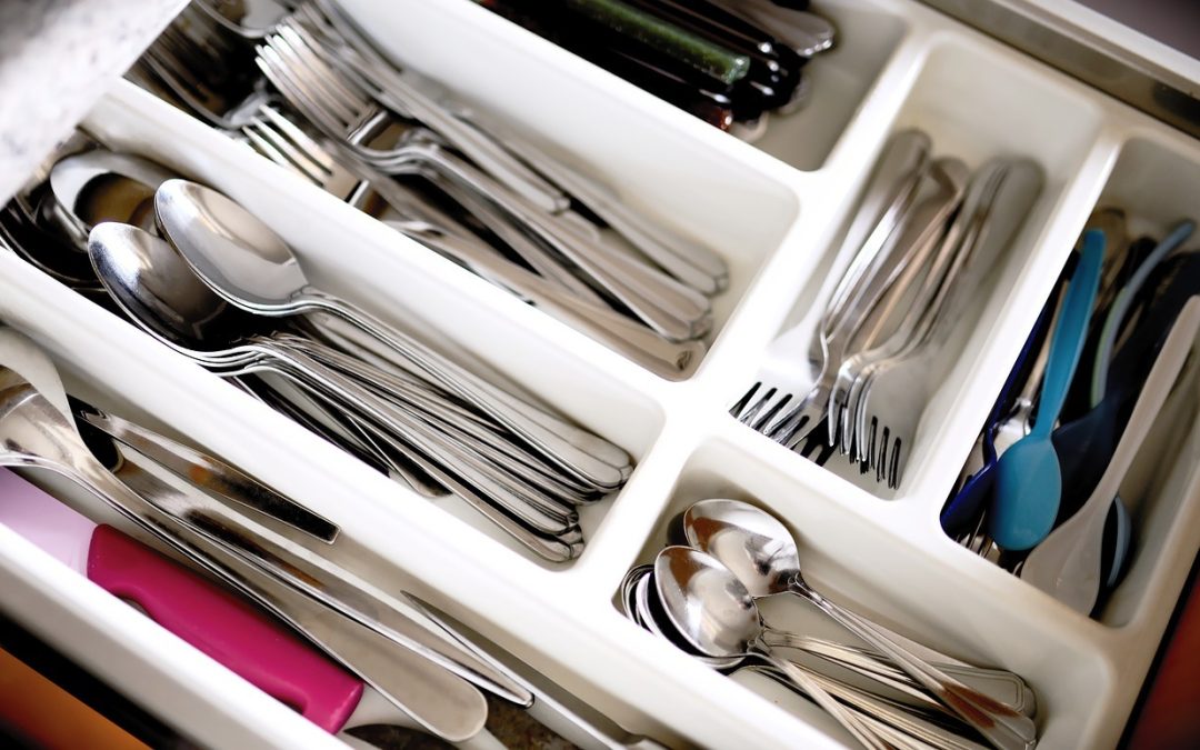 Optimisez le rangement de votre cuisine avec des tiroirs et des caissons de cuisine design